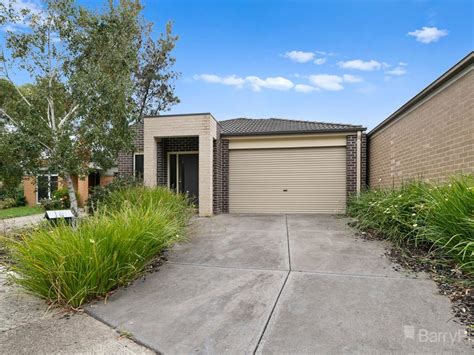 12 versace court pakenham.jpg